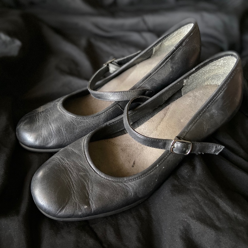 Black Mary Jane heels